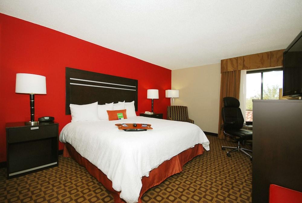 Hampton Inn Fort Myers-Airport & I-75 photo 11