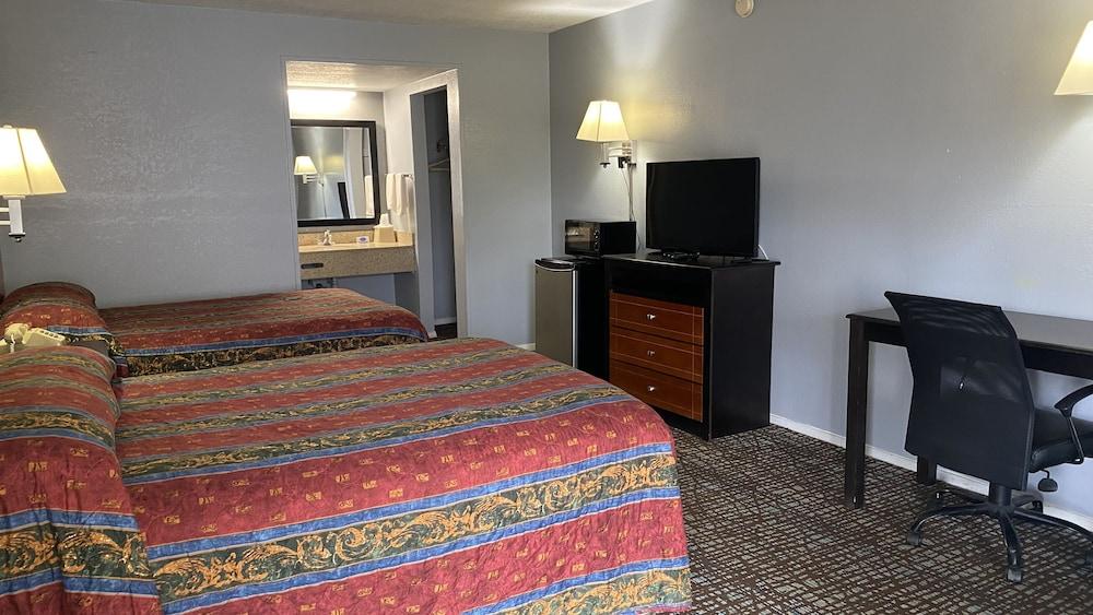 Wilshire Inn photo 4
