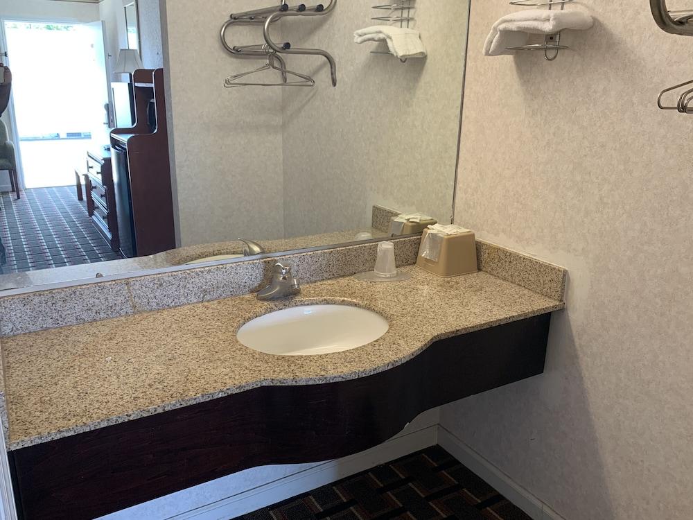 Heritage Inn photo 21