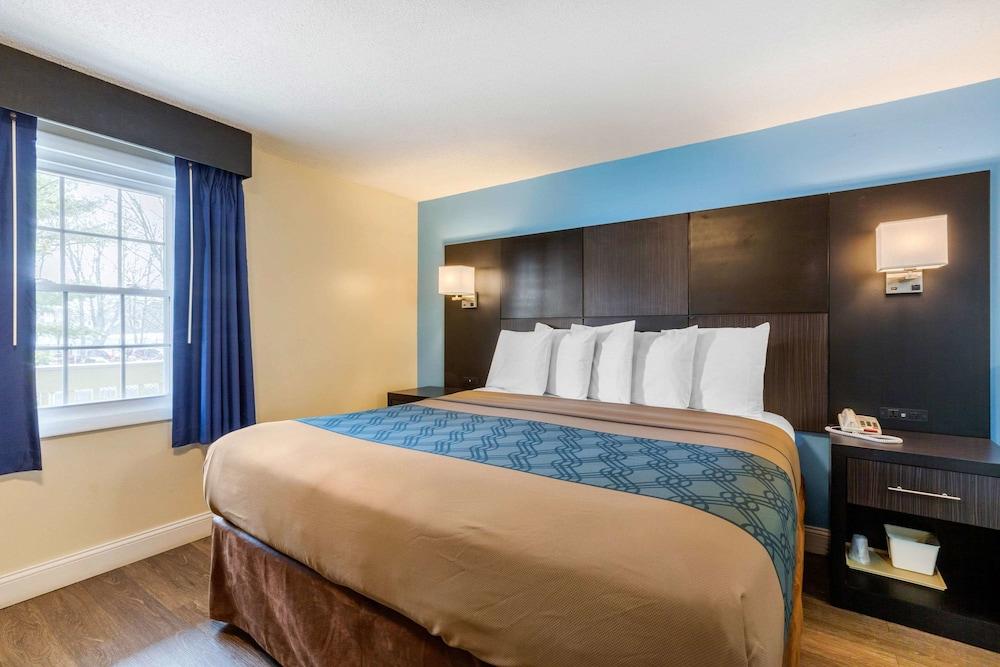 Econo Lodge West Yarmouth on Cape Cod photo 14