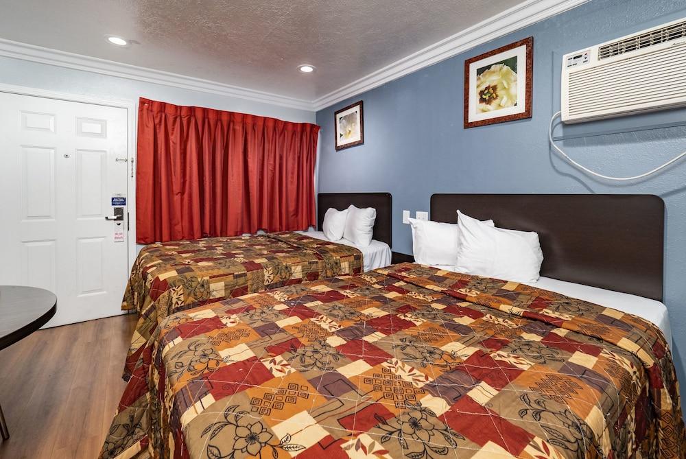Travelodge by Wyndham Sacramento Convention Center photo 28