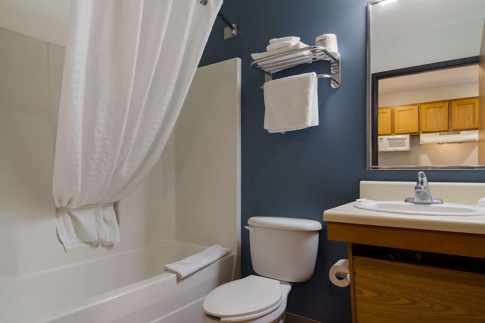 WoodSpring Suites Jacksonville East 295 Cruise Port photo 18