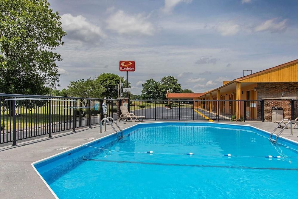 Econo Lodge Cornersville I-65 photo 25