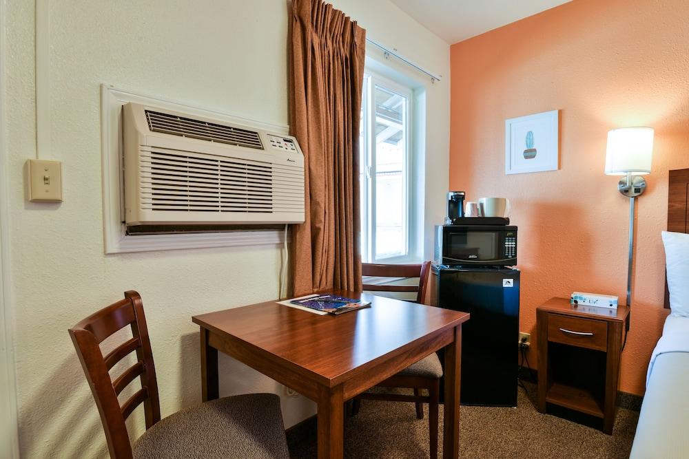 Adventure Inn & Motel photo 17
