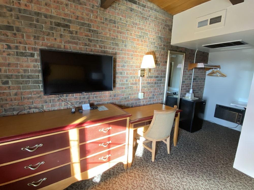 Dunes Inn photo 18