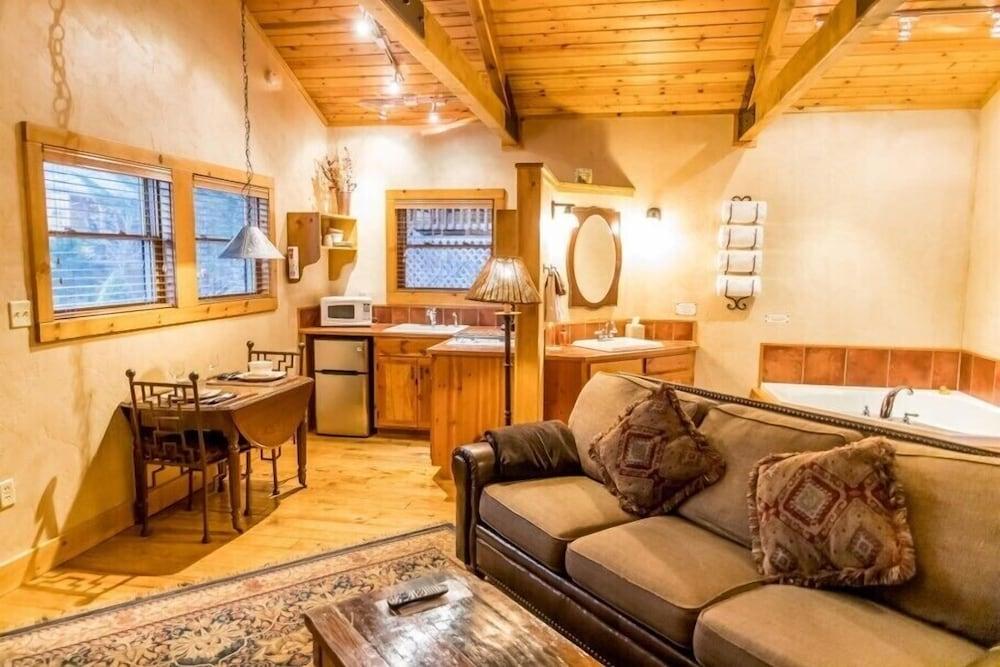 Ruidoso Lodge Cabins photo 9