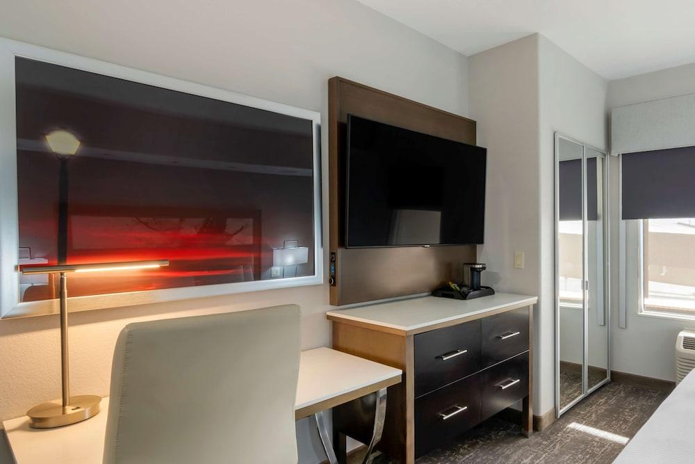 Best Western Premier Liberty Inn & Suites photo 7