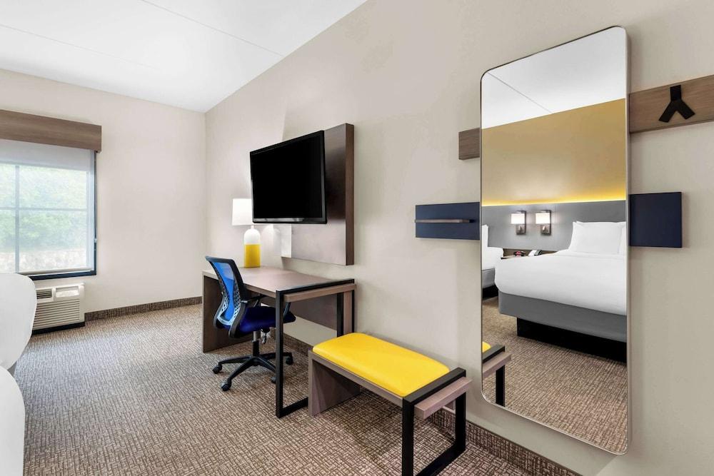 Comfort Inn Harriman photo 33