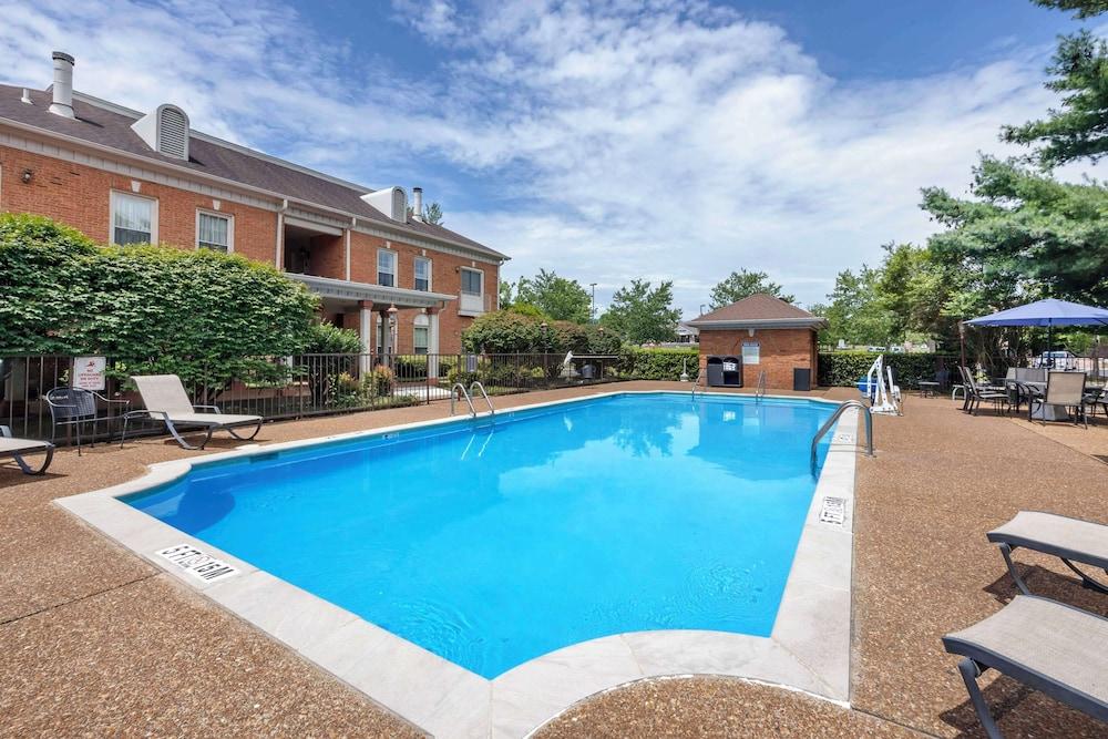 Best Western Spring Hill Inn & Suites photo 22