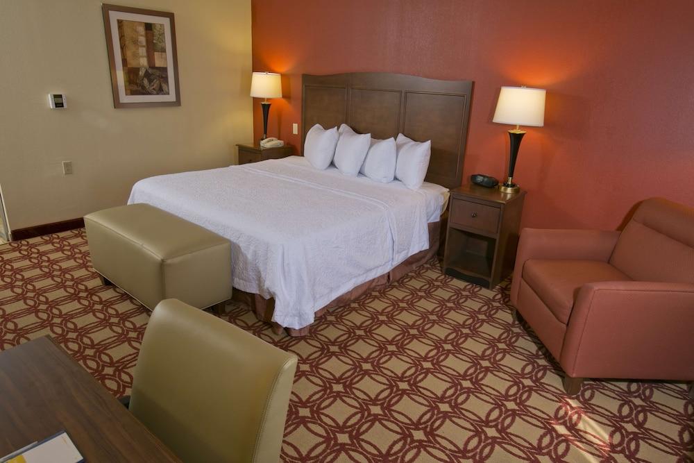 Hampton Inn & Suites Wiggins photo 8