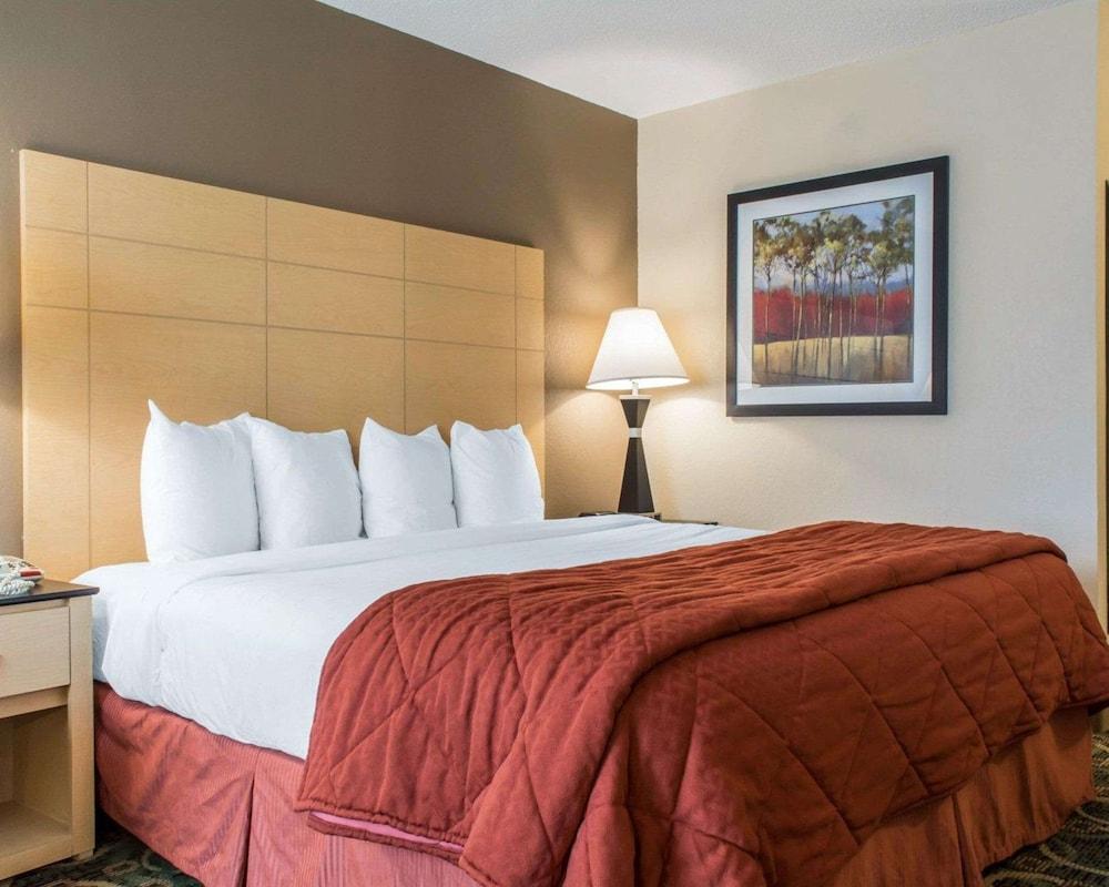 Quality Inn Geneseo photo 29