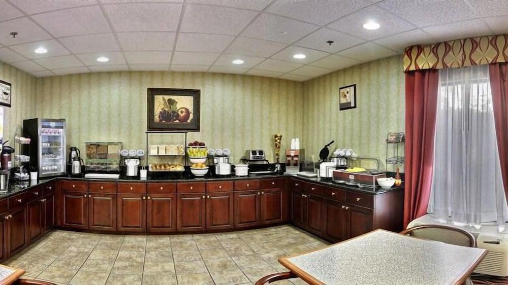 Comfort Inn & Suites Griffin North photo 25