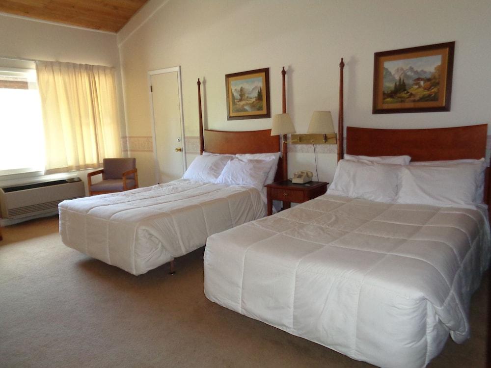High Meadows Inn photo 24