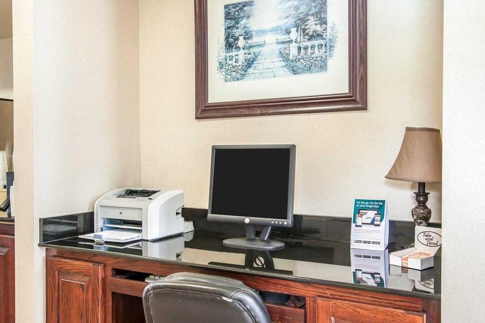 Quality Inn Savannah South photo 9