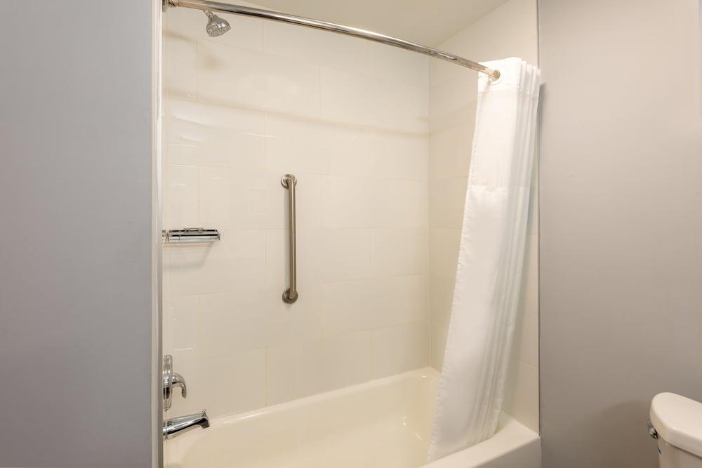 Hampton Inn Belle Vernon photo 2