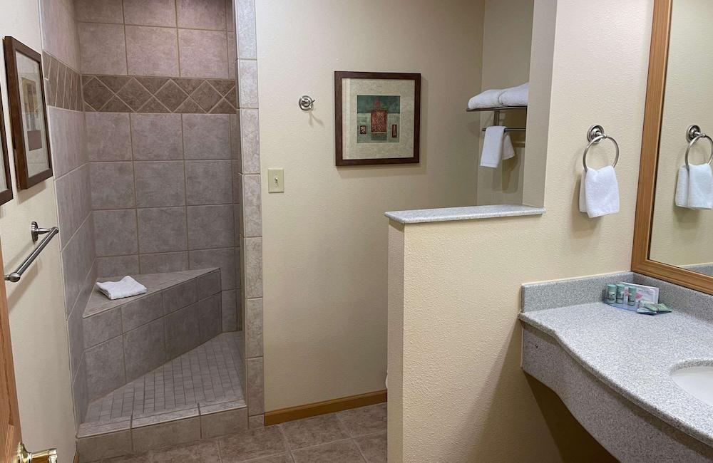 Crossroads Hotel and Event Center photo 14
