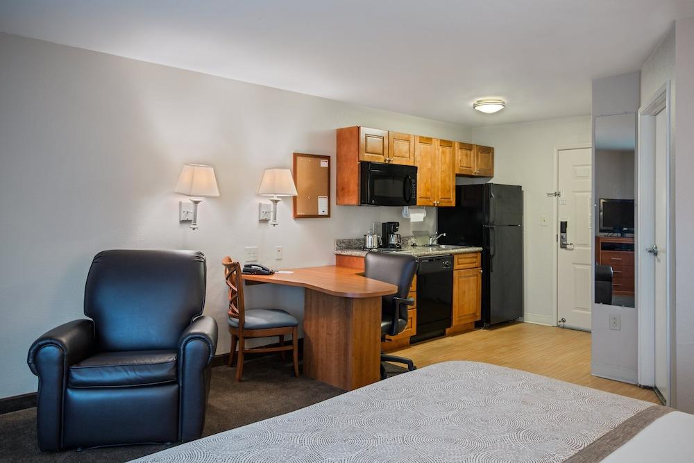Candlewood Suites Perrysburg by IHG photo 9