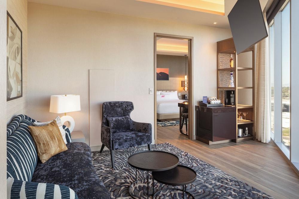 Caesars Republic Scottsdale, a Hilton Hotel photo 31
