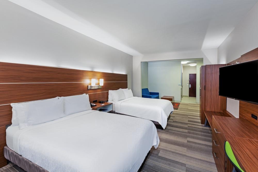 Holiday Inn Express Hotel & Suites Orange by IHG photo 27