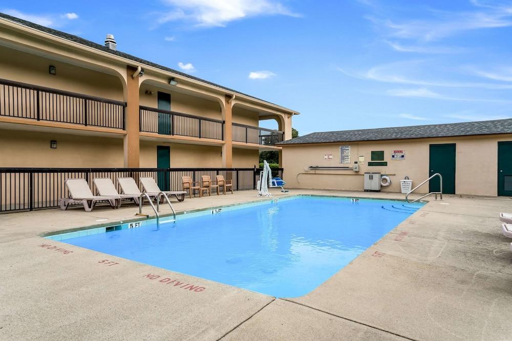 Quality Inn Battleboro - Rocky Mount photo 24
