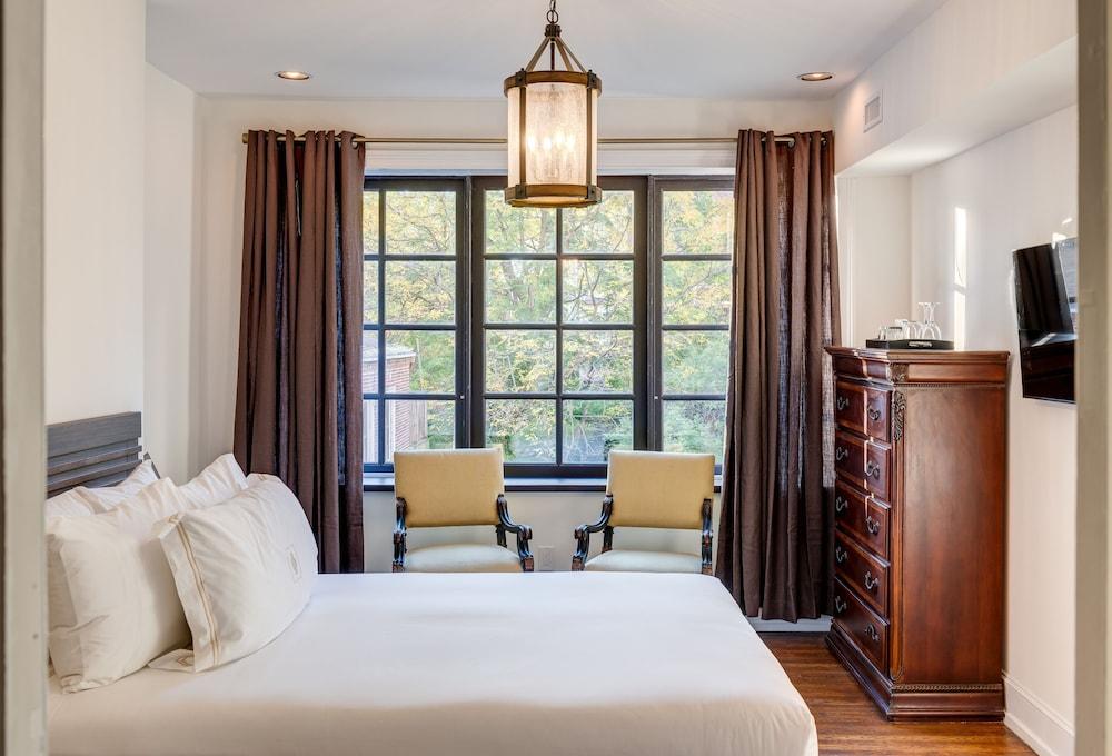 The DWIGHT D Hotel photo 21