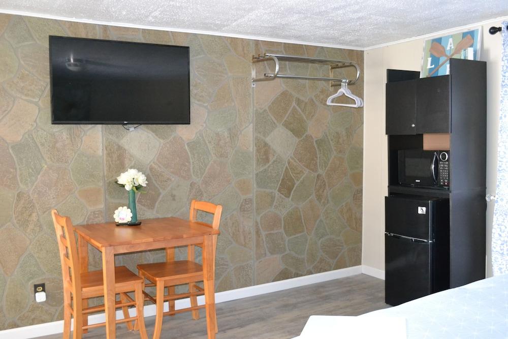 Whitehall Cottages photo 29