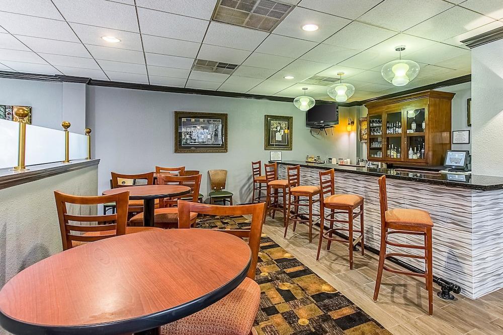 Clarion Inn Columbia Airport photo 55
