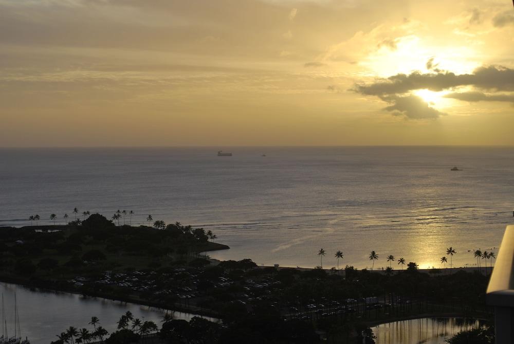 Ala Moana Hotel by LSI Resorts photo 33