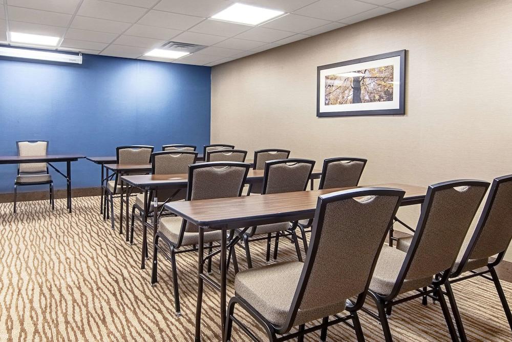 Comfort Suites Knoxville Airport photo 41
