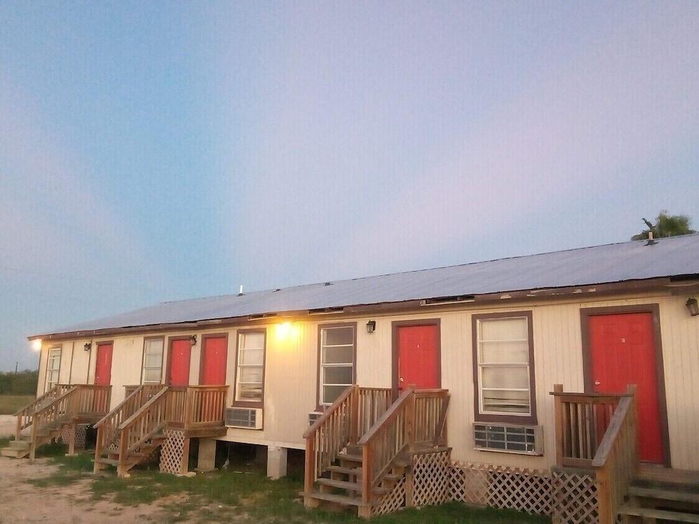 Extended Stay of Carrizo Springs photo 8