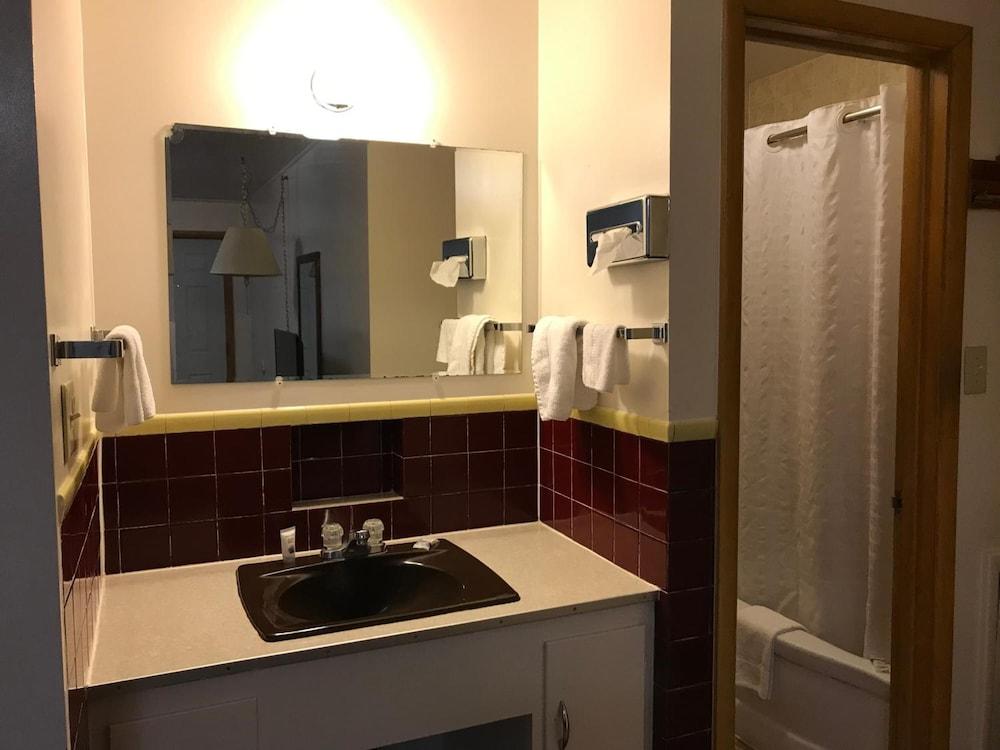 Motel Grand photo 14