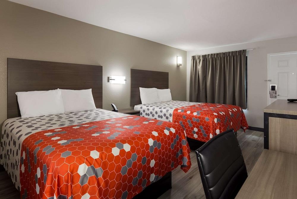 Econo Lodge Mobile Airport Blvd. photo 10