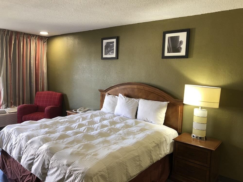 Americas Best Value Inn Wilson photo 17