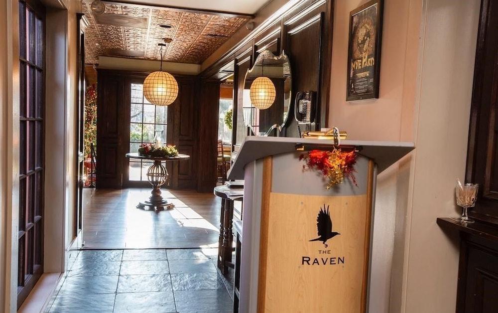 The Raven Resort photo 7