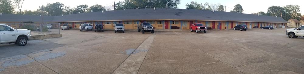 Budget Inn Magnolia photo 8
