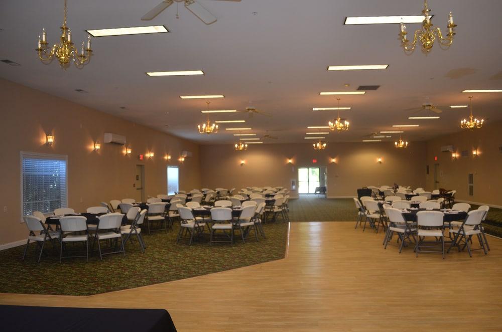 Santas Lodge and Resort photo 30