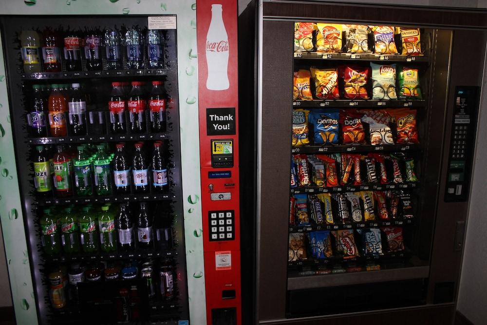 StayInn - Grand Forks photo 15