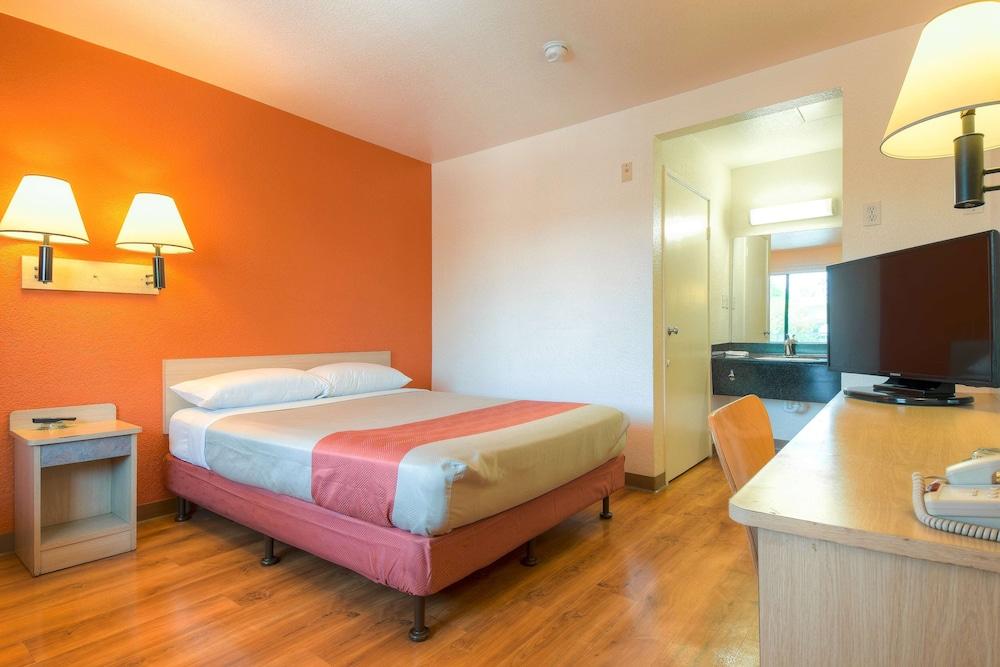 Motel 6 El Cajon, CA - San Diego photo 25