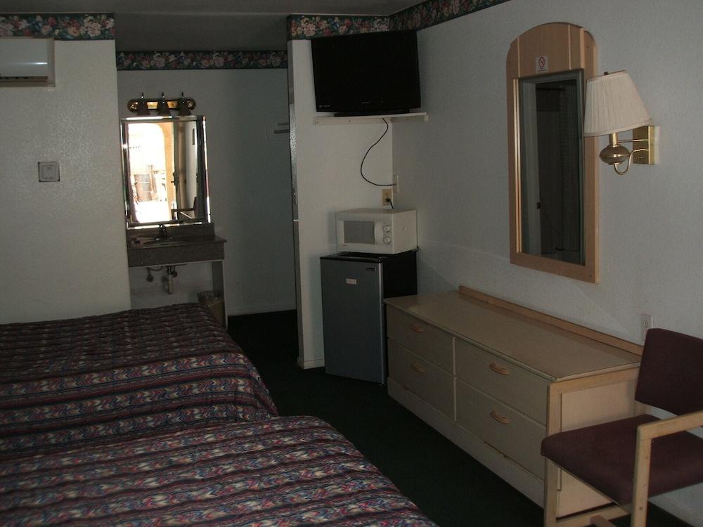 camlot inn motel photo 5
