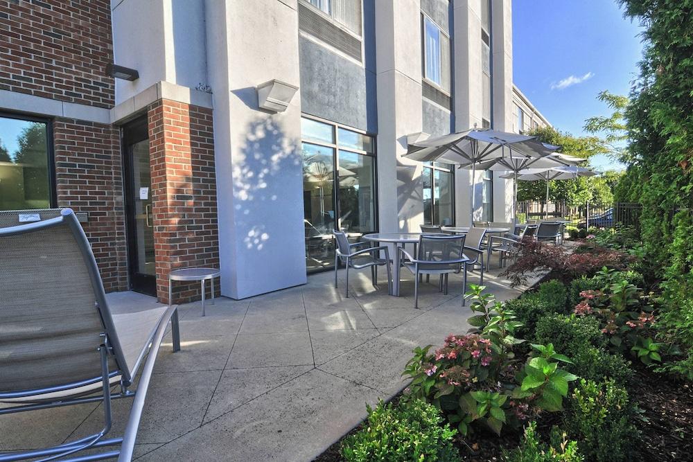 SpringHill Suites Detroit Southfield photo 26