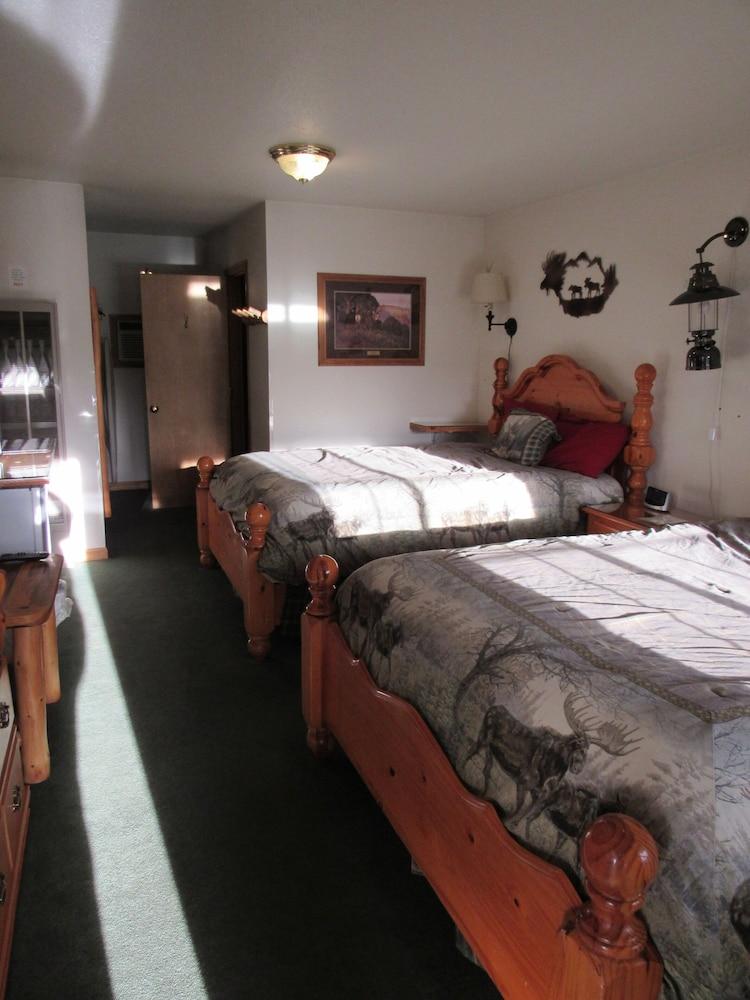The Woodsman Country Lodge photo 3