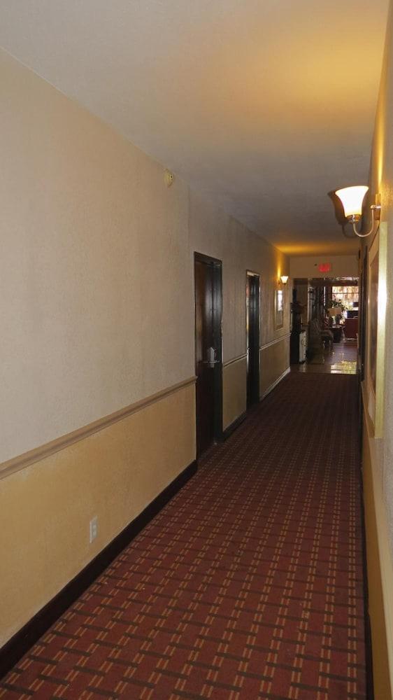 Great Value Inn photo 35