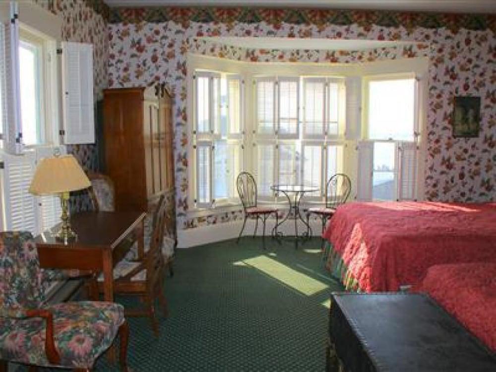 Inn on Mackinac photo 68