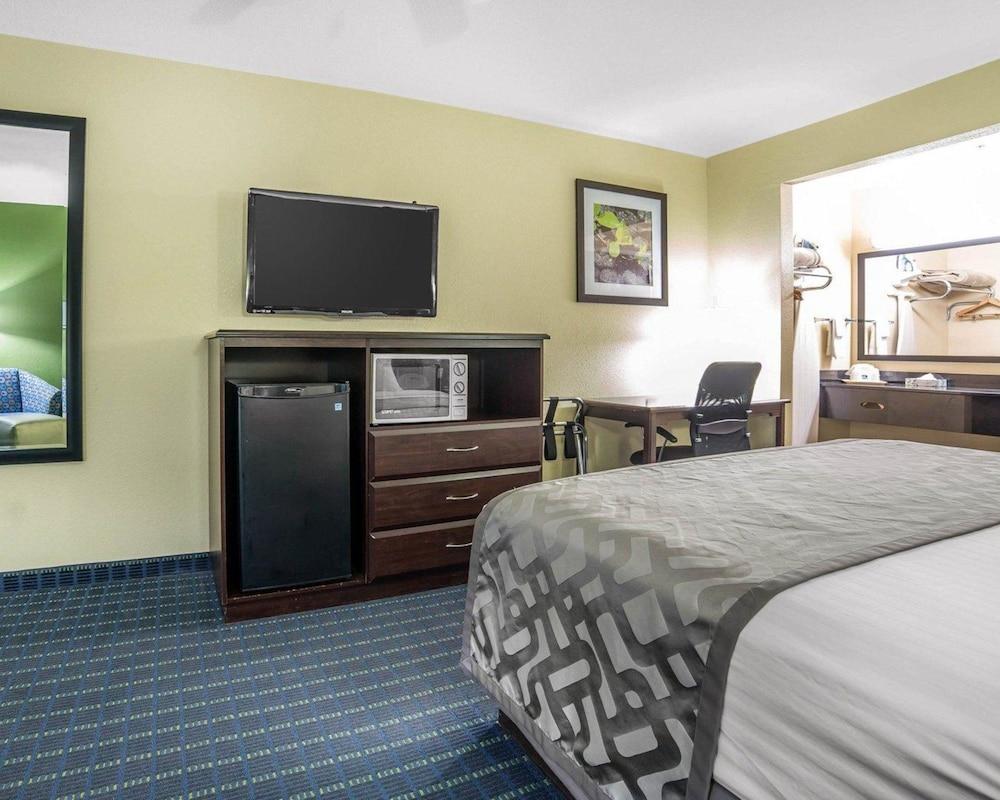 Rodeway Inn & Suites Needles photo 18