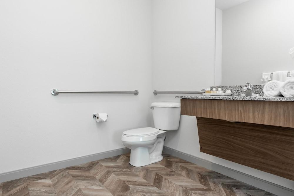 Yugo Guest Suites photo 10
