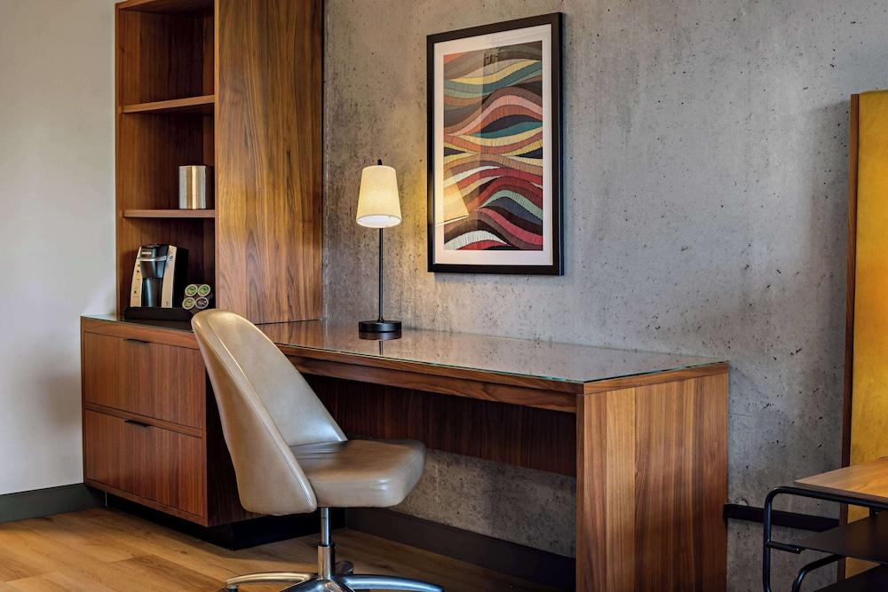 The Loom Hotel, Tapestry Collection by Hilton photo 23