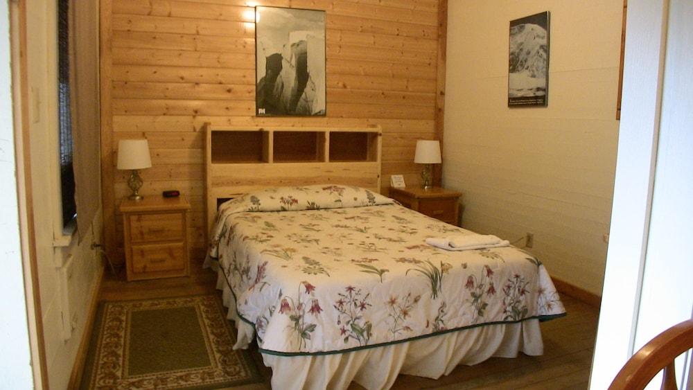 Whittaker's Motel & Historic Bunkhouse photo 41