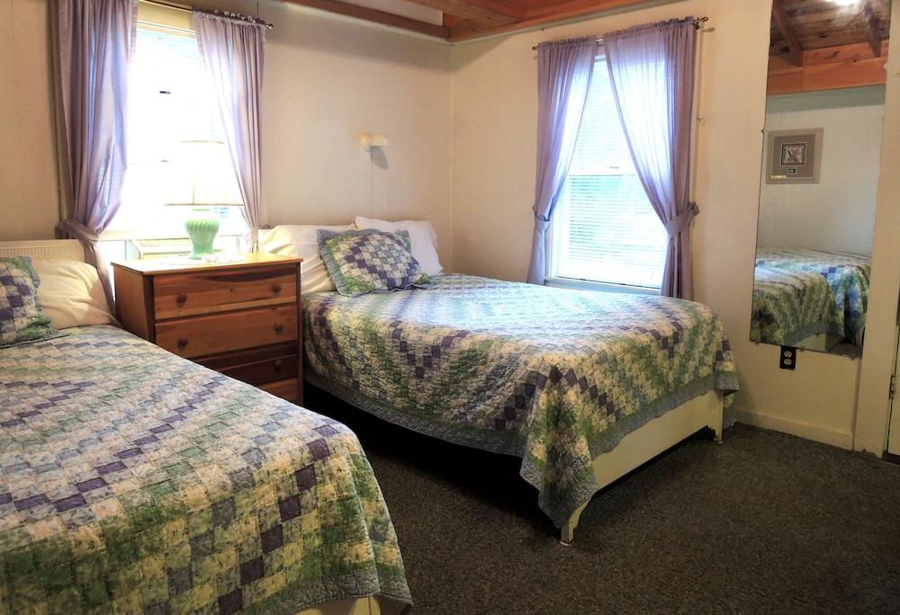 Shorelands Guest Resort and Cottages photo 57