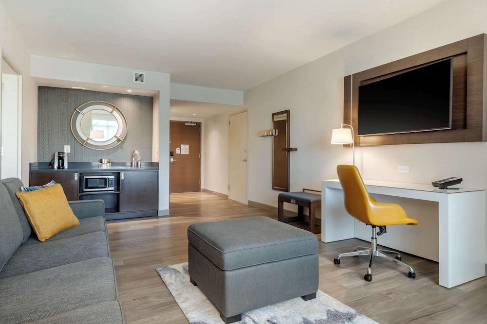 DoubleTree by Hilton Charleston Riverview photo 50