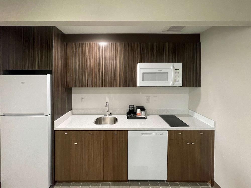 MainStay Suites Bronx - Belmont photo 11